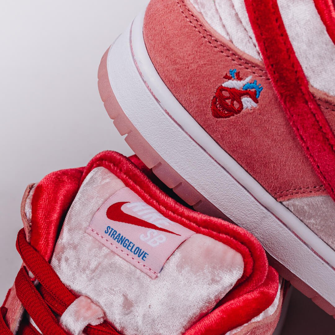 Nike SB Dunk Low Strangelove