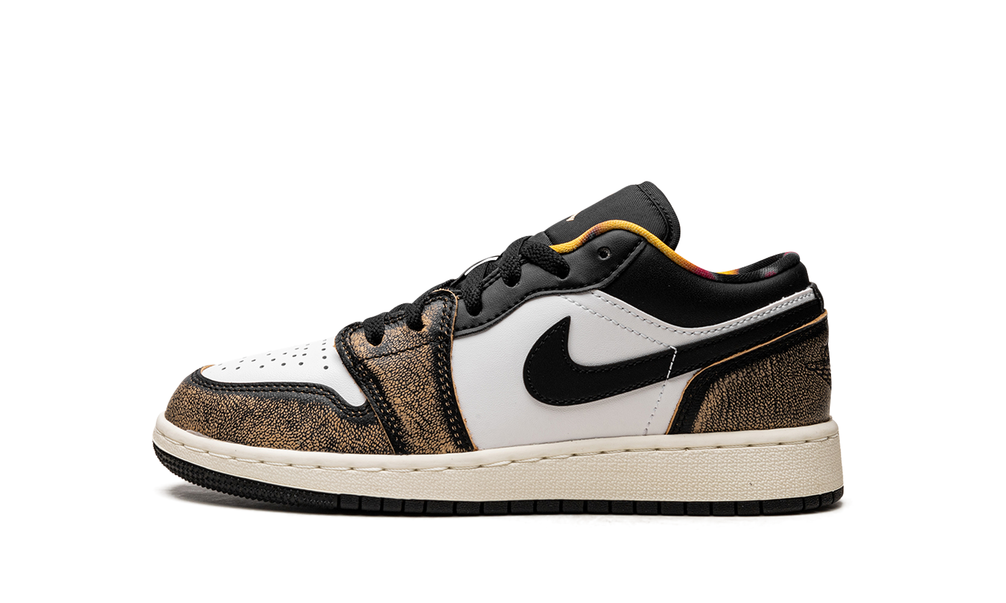 Air Jordan 1 Low SE Wear-Away (GS) 1