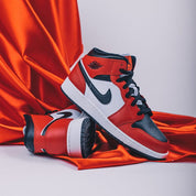 Air Jordan 1 Mid Chicago Black Toe 5