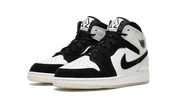 Air Jordan 1 Mid Diamond Shorts (GS) 3