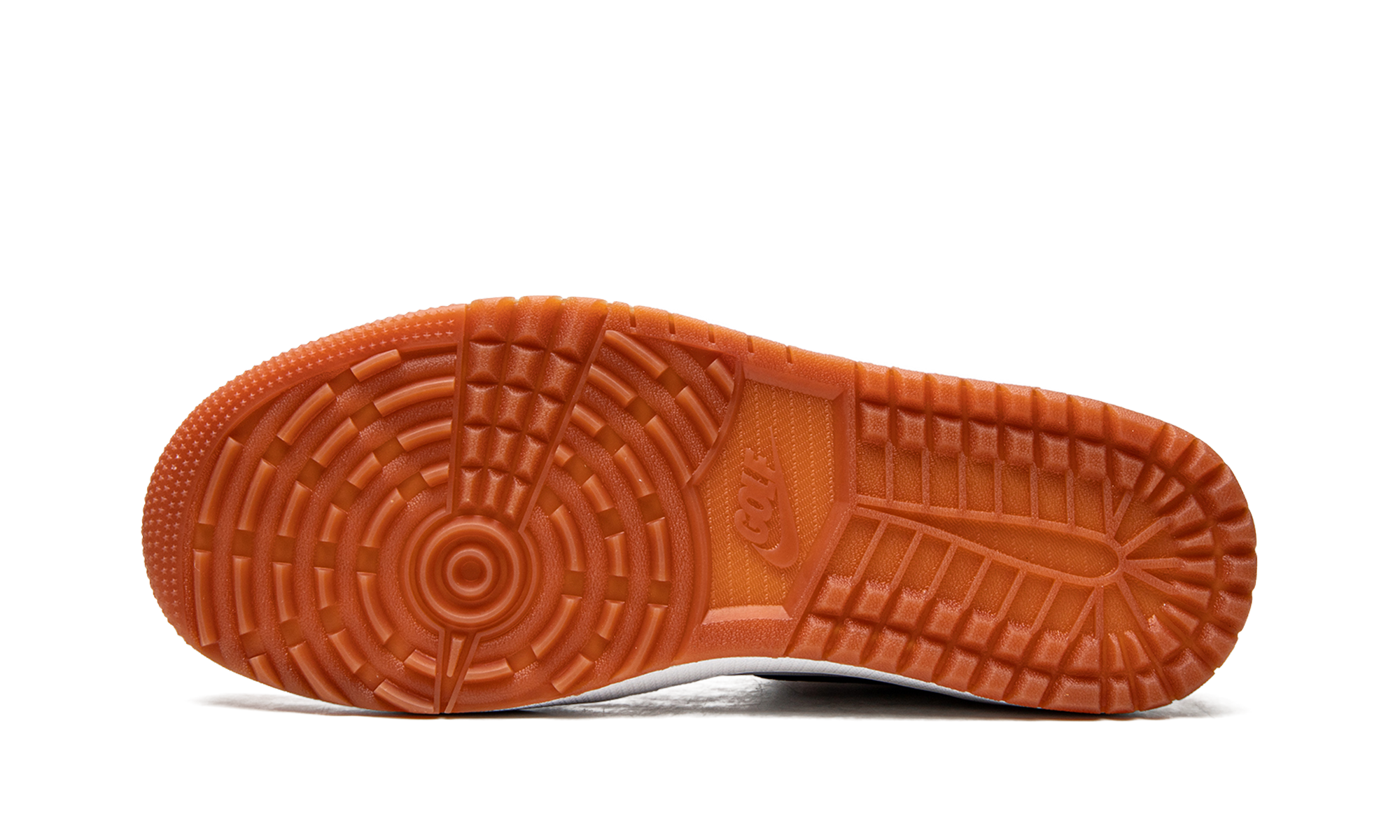 Air Jordan 1 Retro High OG Golf out of the mud