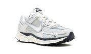 Nike Zoom Vomero 5 Photon Dust (W)