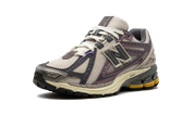 New Balance 1906r Licorice 9