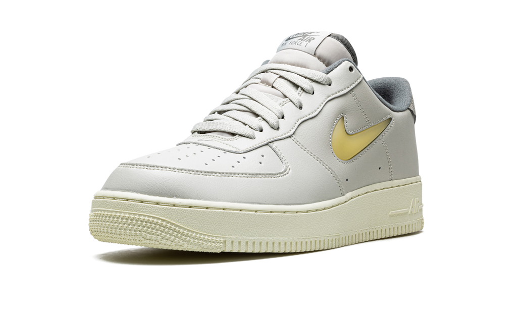 Nike Air Force 1 Low 07 Jewel Light Bone Coconut Milk 5