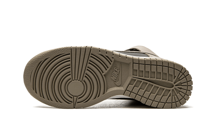 Nike Dunk High Moon Fossil 4