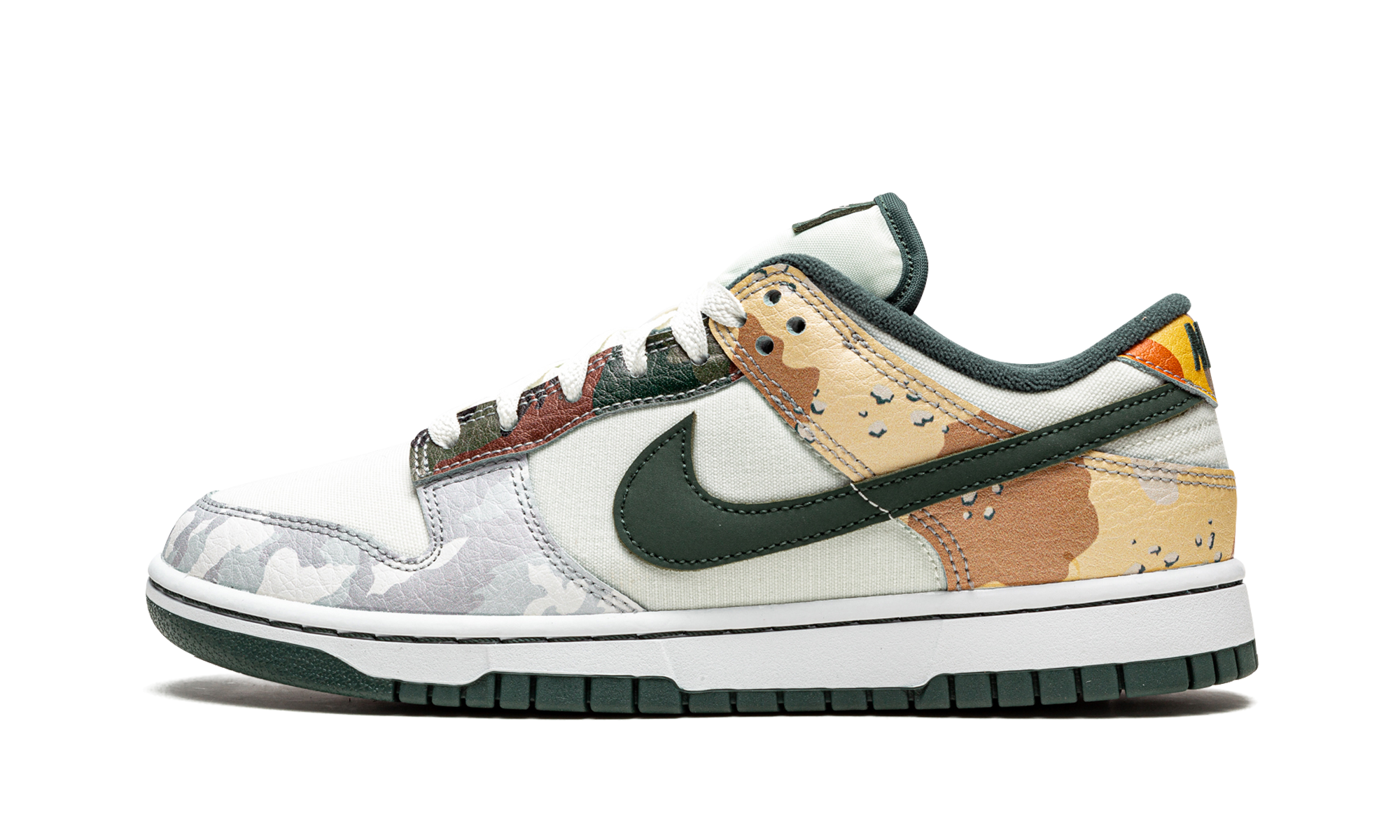 Nike Dunk Low SE SAIL MULTI-Camo 10