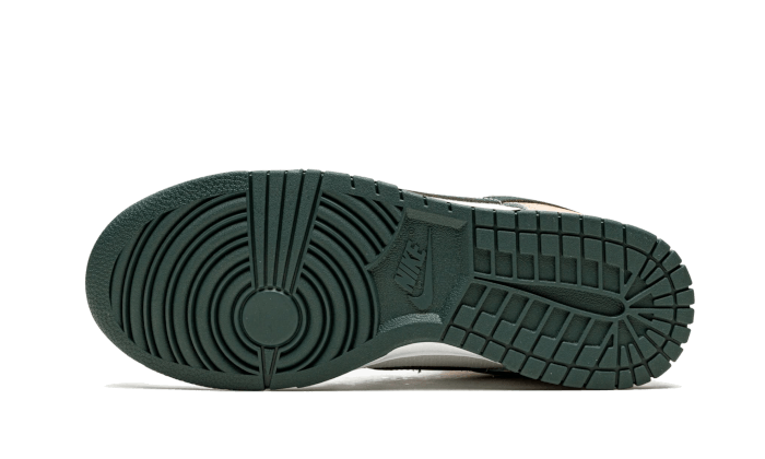 Nike Dunk Low SE SAIL MULTI-Camo 8