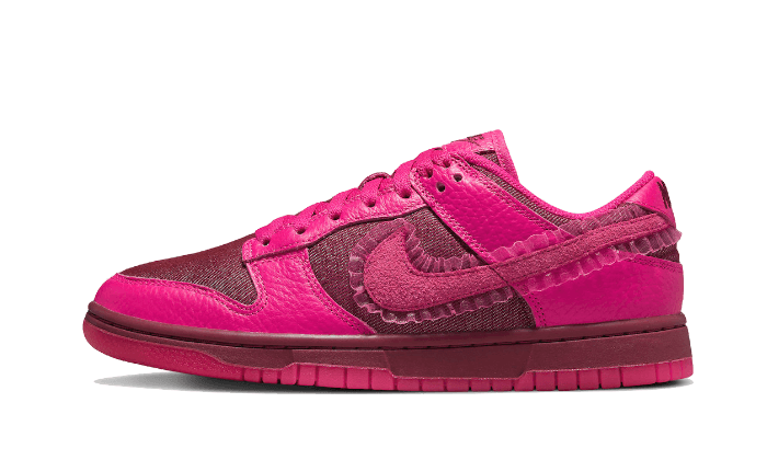 Nike Dunk Low Valentines Day (2022) 1