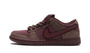 Nike SB Dunk Low City of Love Burgundy Crush 1