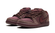 Nike SB Dunk Low City of Love Burgundy Crush 3