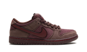 Nike SB Dunk Low City of Love Burgundy Crush 7