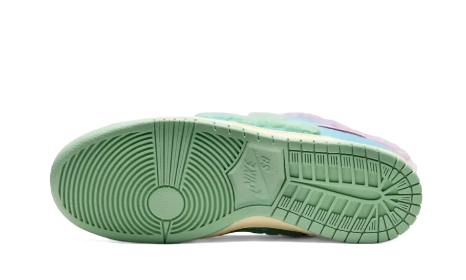Nike SB Dunk Low Verdy Visty 3