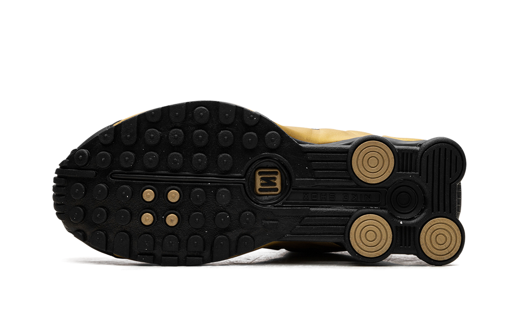 Nike Shox R4 Black Metallic Gold (W) 6