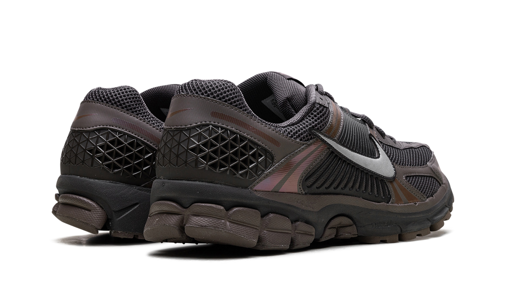 Nike Zoom Vomero 5 Cave Stone 4