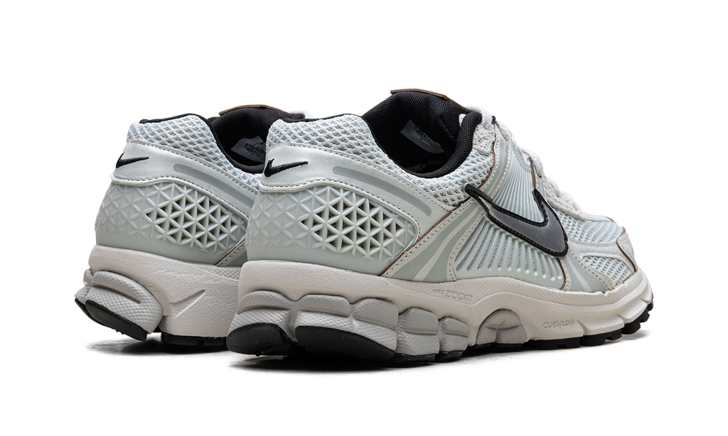 Nike Zoom Vomero 5 Light Silver Chrome (W) 4