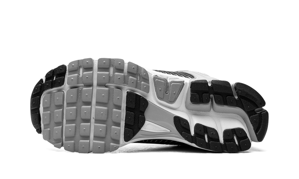 Nike Zoom Vomero 5 Metallic Silver Black 6