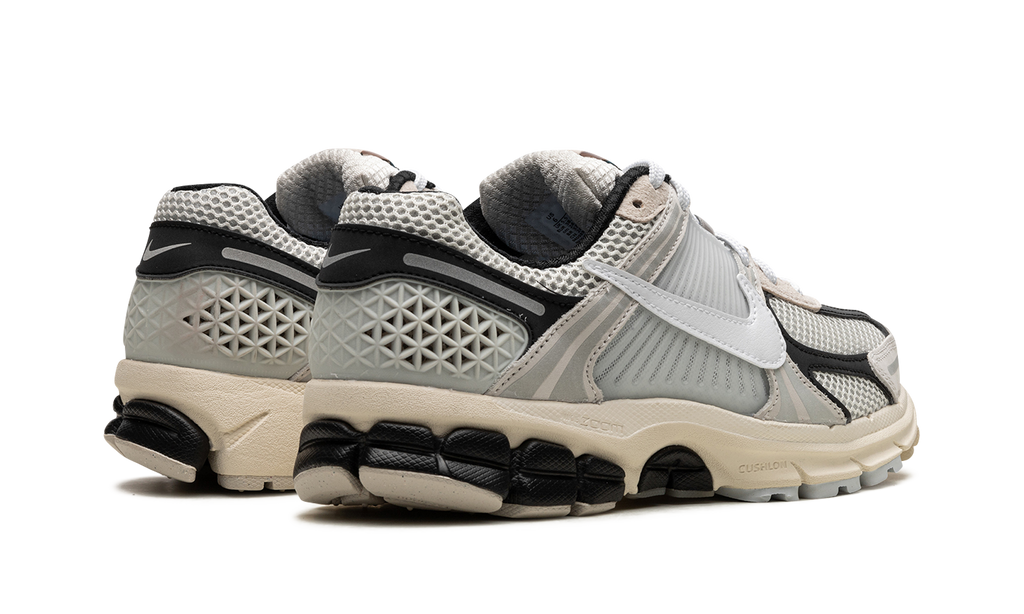 Nike Zoom Vomero 5 Supersonic Light Bone Black 4