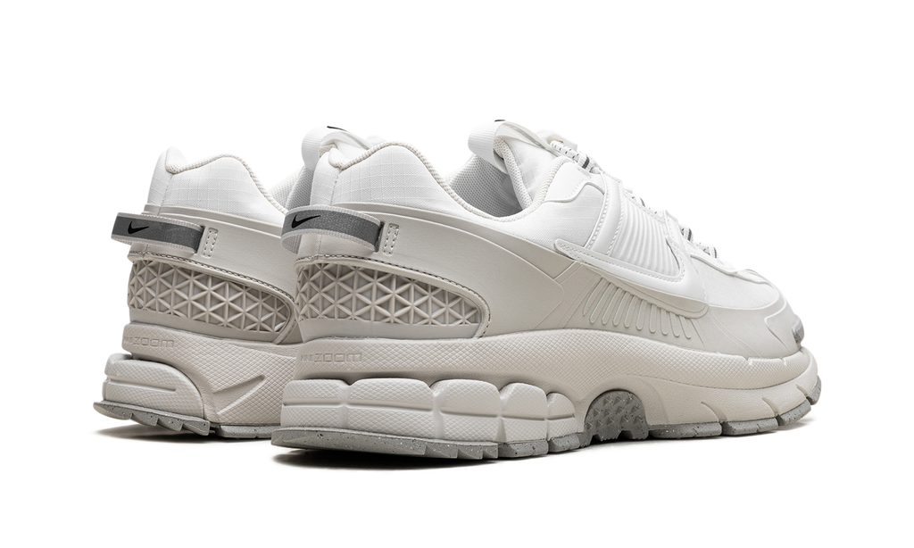 Nike Zoom Vomero Roam Summit White Light Bone Light Iron Ore 4