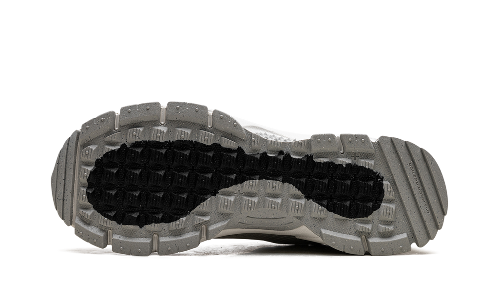 Nike Zoom Vomero Roam Summit White Light Bone Light Iron Ore 6