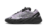 Yeezy 700 MNVN Geode 1