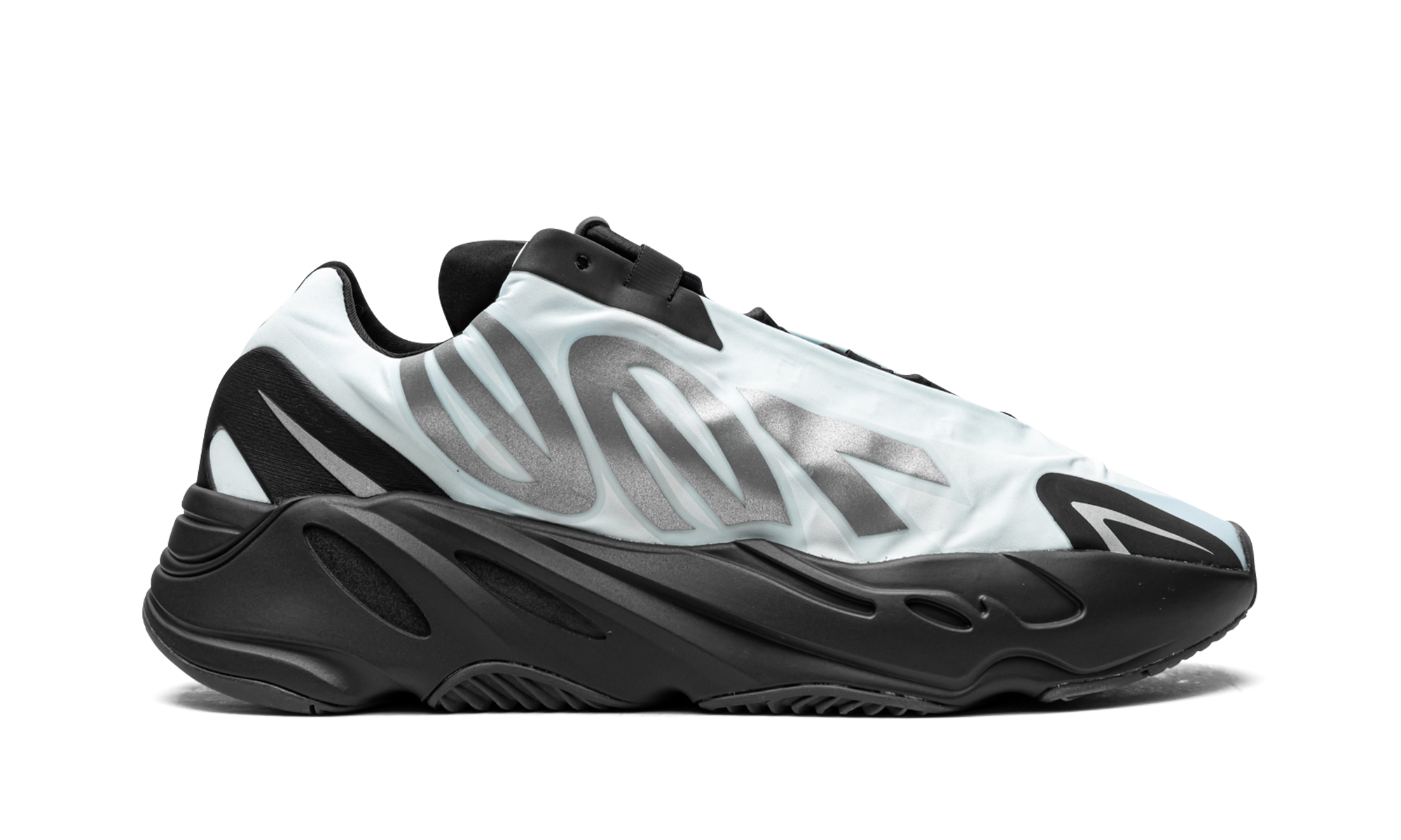 Yeezy Boost 700 MNVN Blue Tint 7