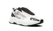 Yeezy Boost 700 MNVN Laceless Analog 2