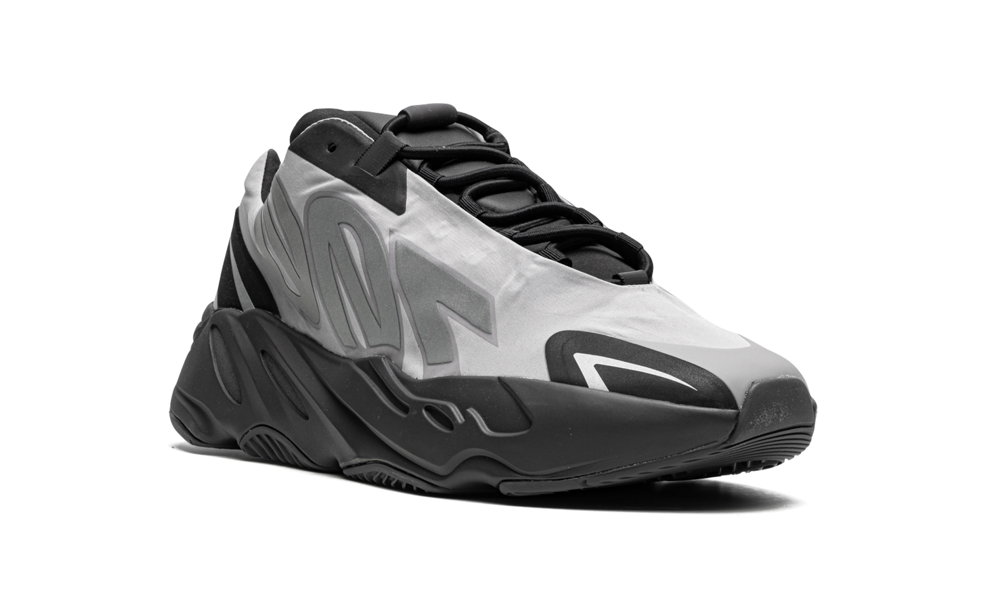 Yeezy Boost 700 MNVN Metallic 8