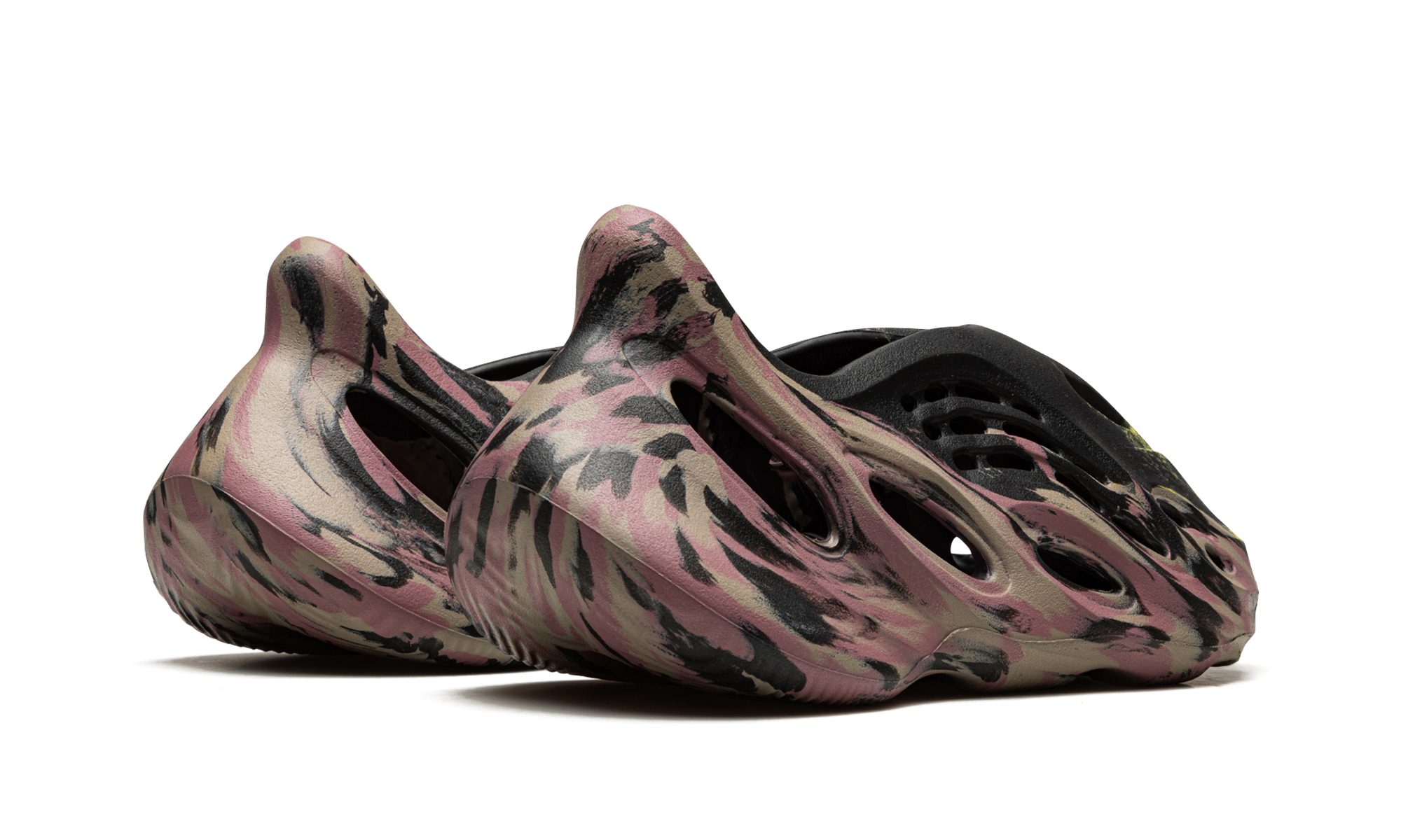 Yeezy Foam RNNR MX Carbon 3