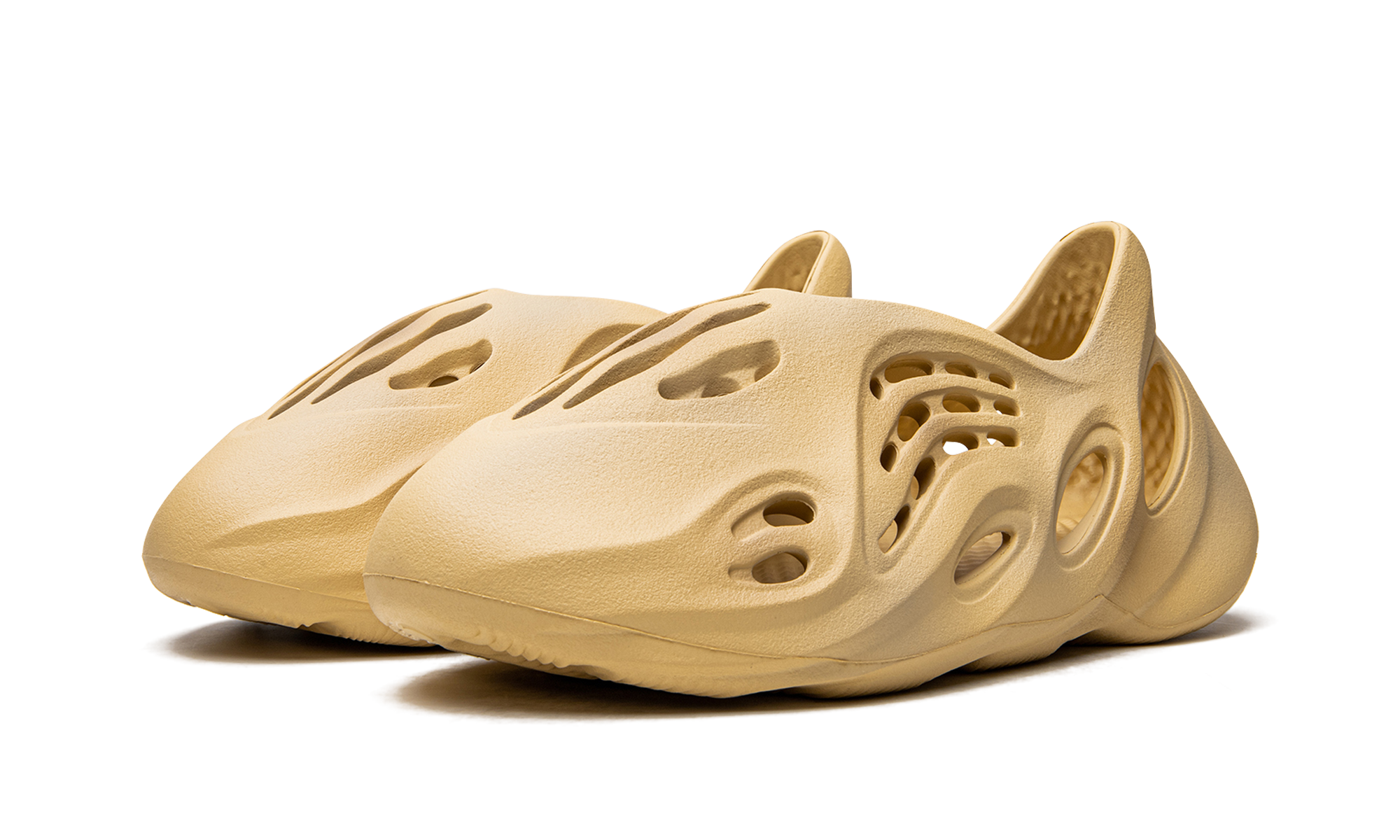 Yeezy Foam RNR Desert Sand 3