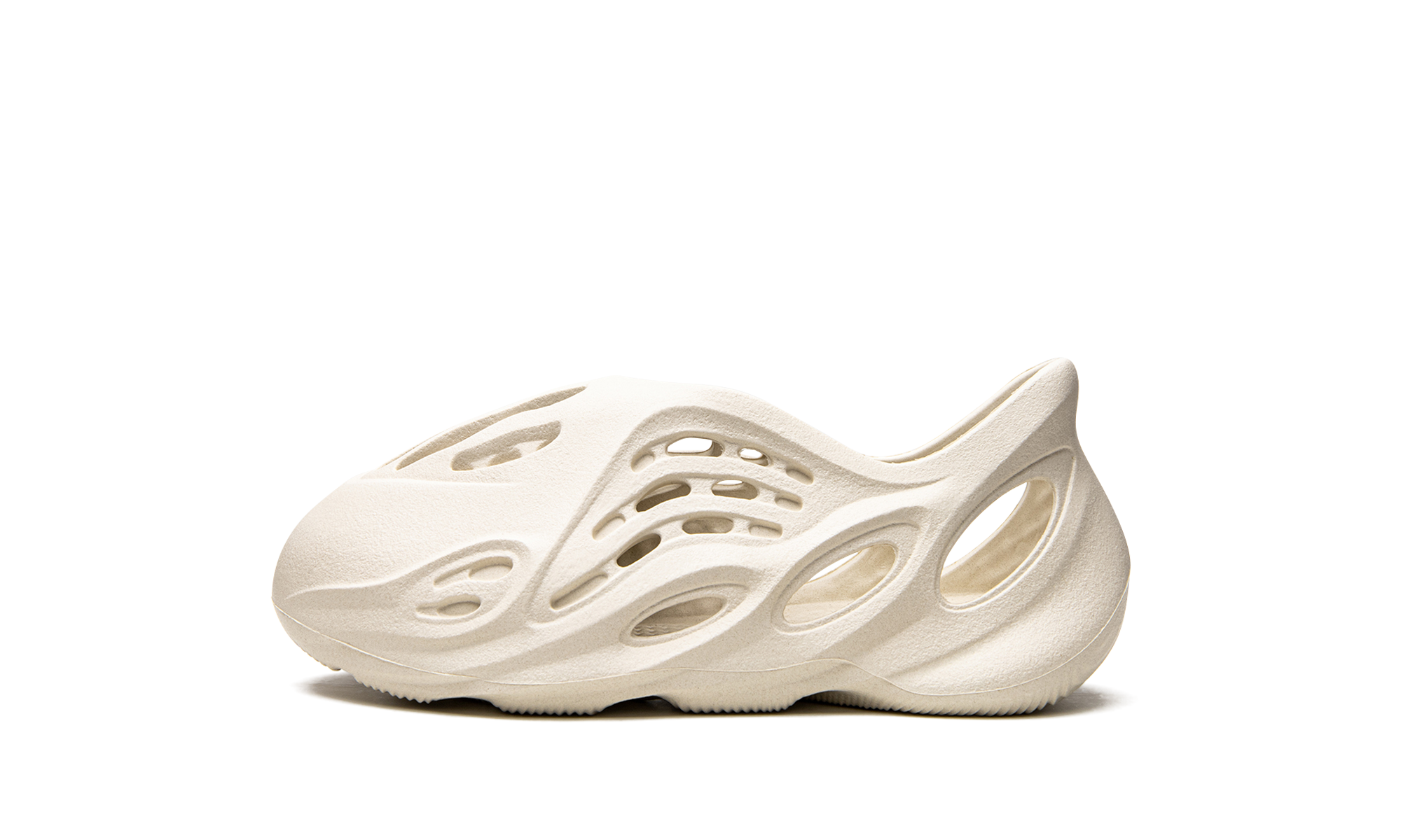Yeezy Foam RNR Sand (Kids) 1
