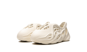 Yeezy Foam RNR Sand (Kids) 3