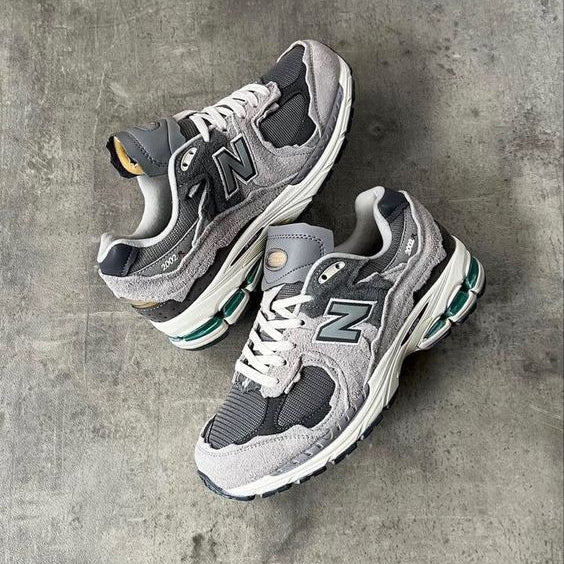 New Balance 2002R