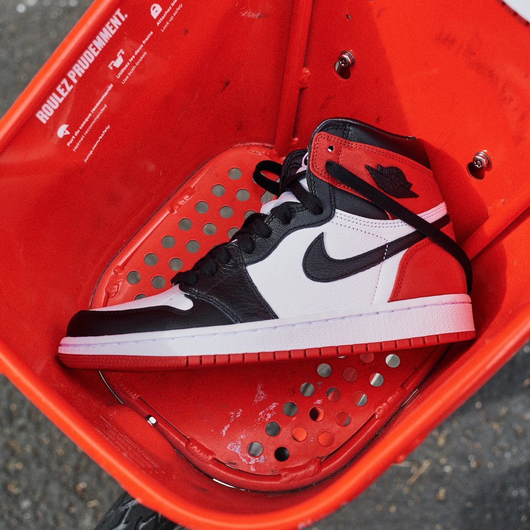 Air Jordan 1 Retro High Satin Black Toe 6
