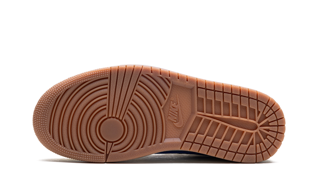 Air Jordan 1 Retro Low OG SP Travis Scott Canary 6