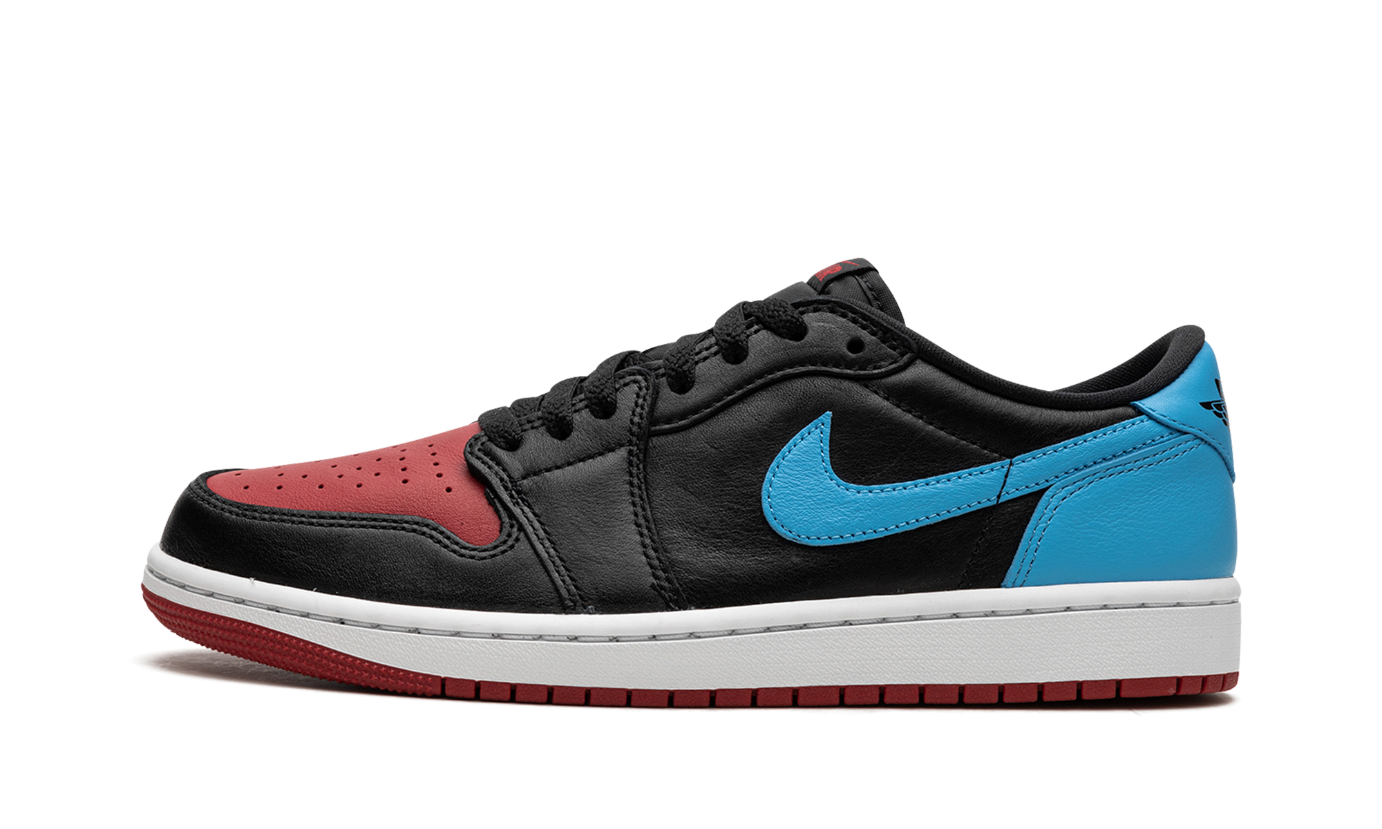 Air Jordan 1 Retro Low OG UNC to Chicago 1