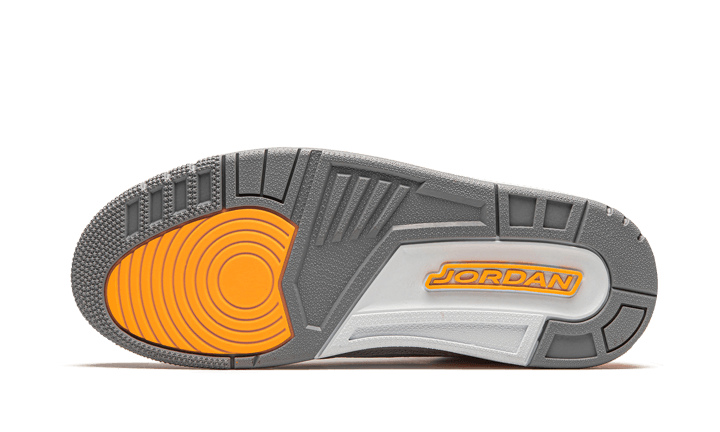 Air Jordan 3 Retro Laser Orange 4