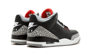 Air Jordan 3 Retro OG Black/Cement (2018) 4