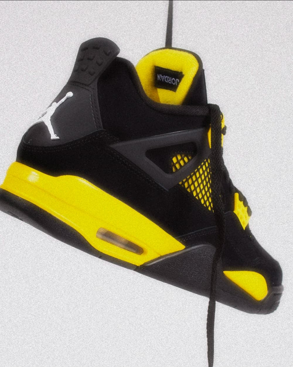 Air Jordan 4 Retro Thunder (2023) 5
