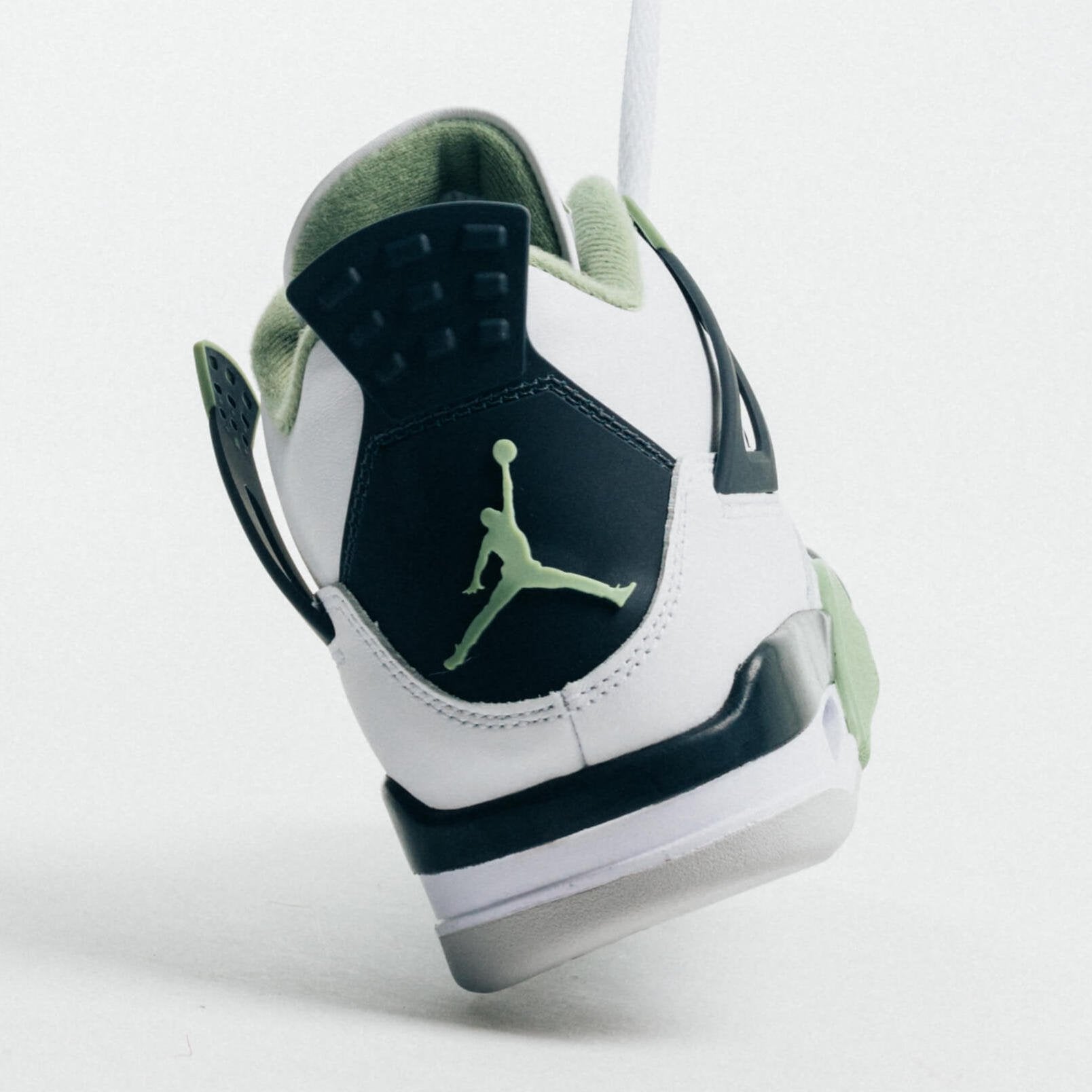 Air Jordan 4 Seafoam 5