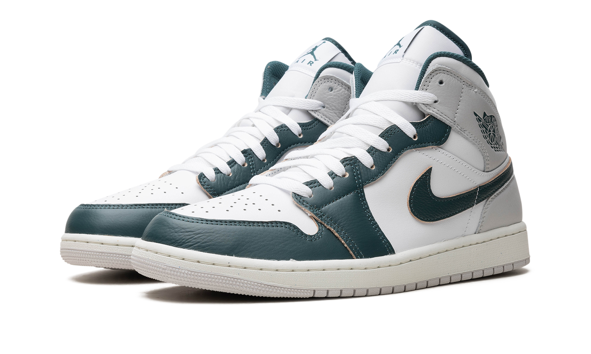 Jordan 1 Mid SE Oxidized Green 3