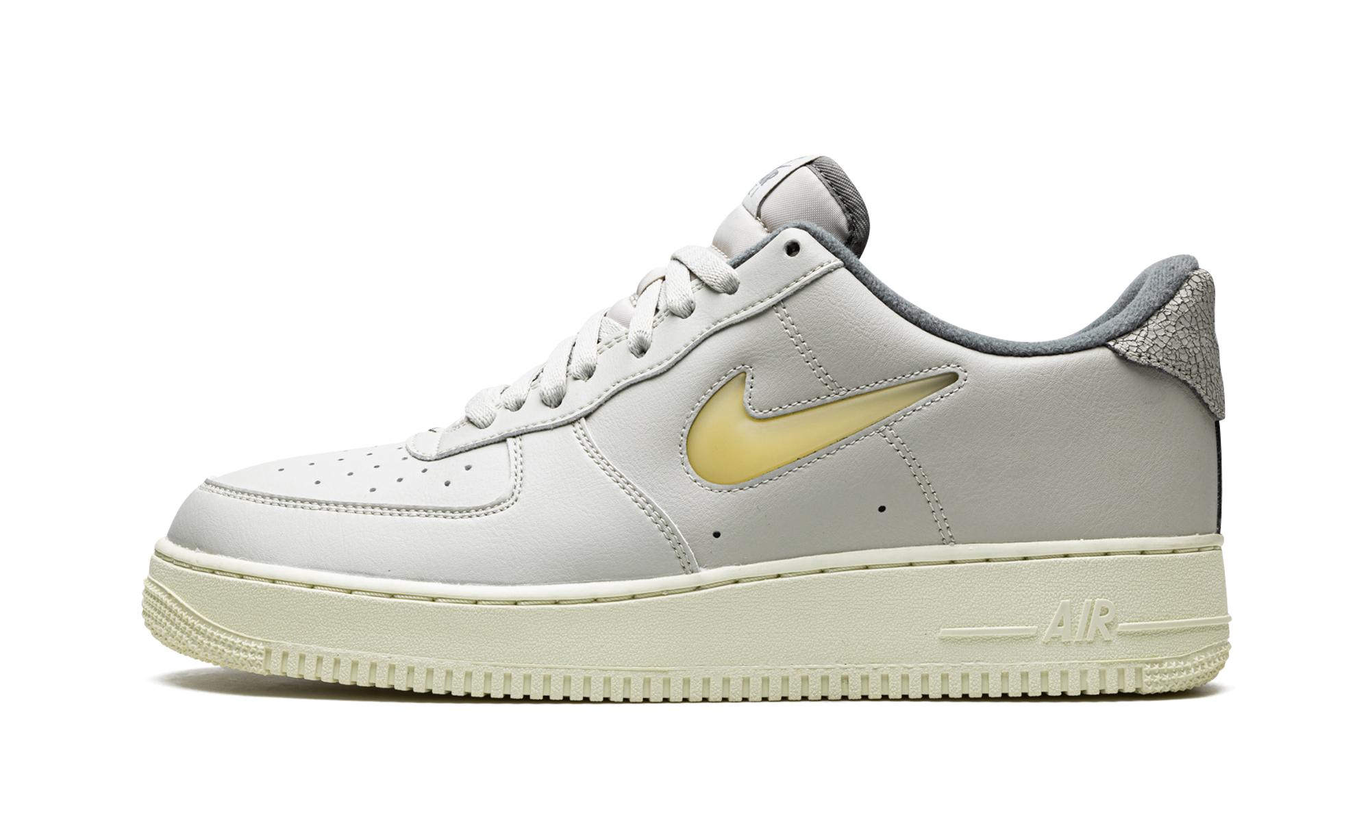 Nike Air Force 1 Low 07 Jewel Light Bone Coconut Milk 1
