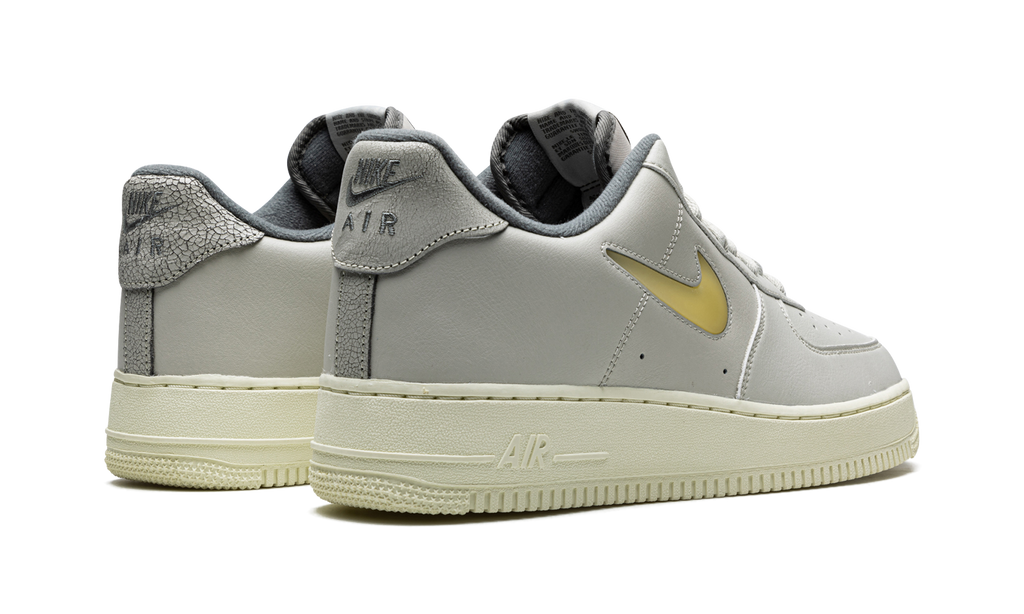 Nike Air Force 1 Low 07 Jewel Light Bone Coconut Milk 4