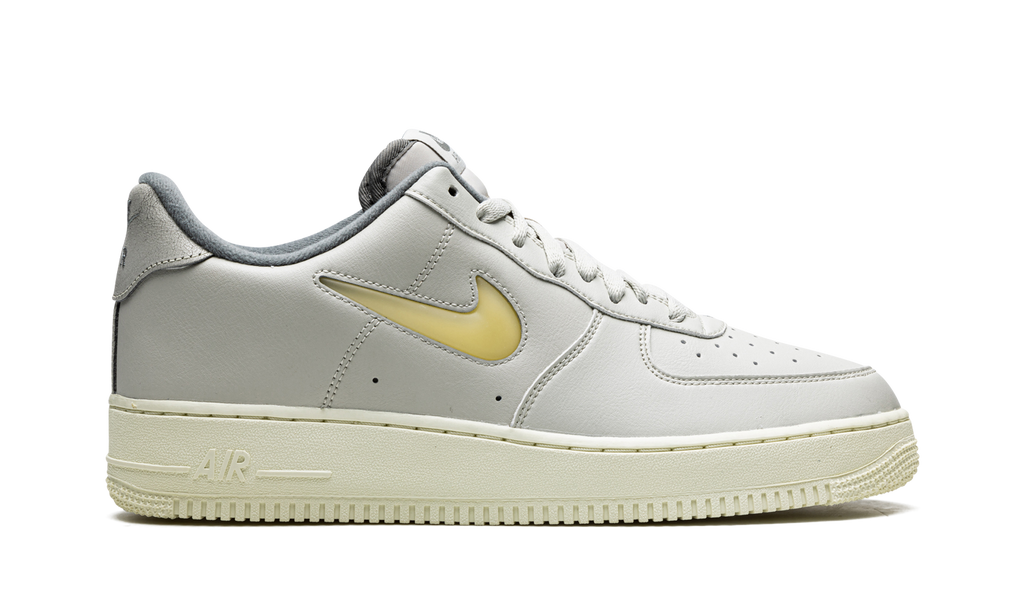 Nike Air Force 1 Low 07 Jewel Light Bone Coconut Milk 6