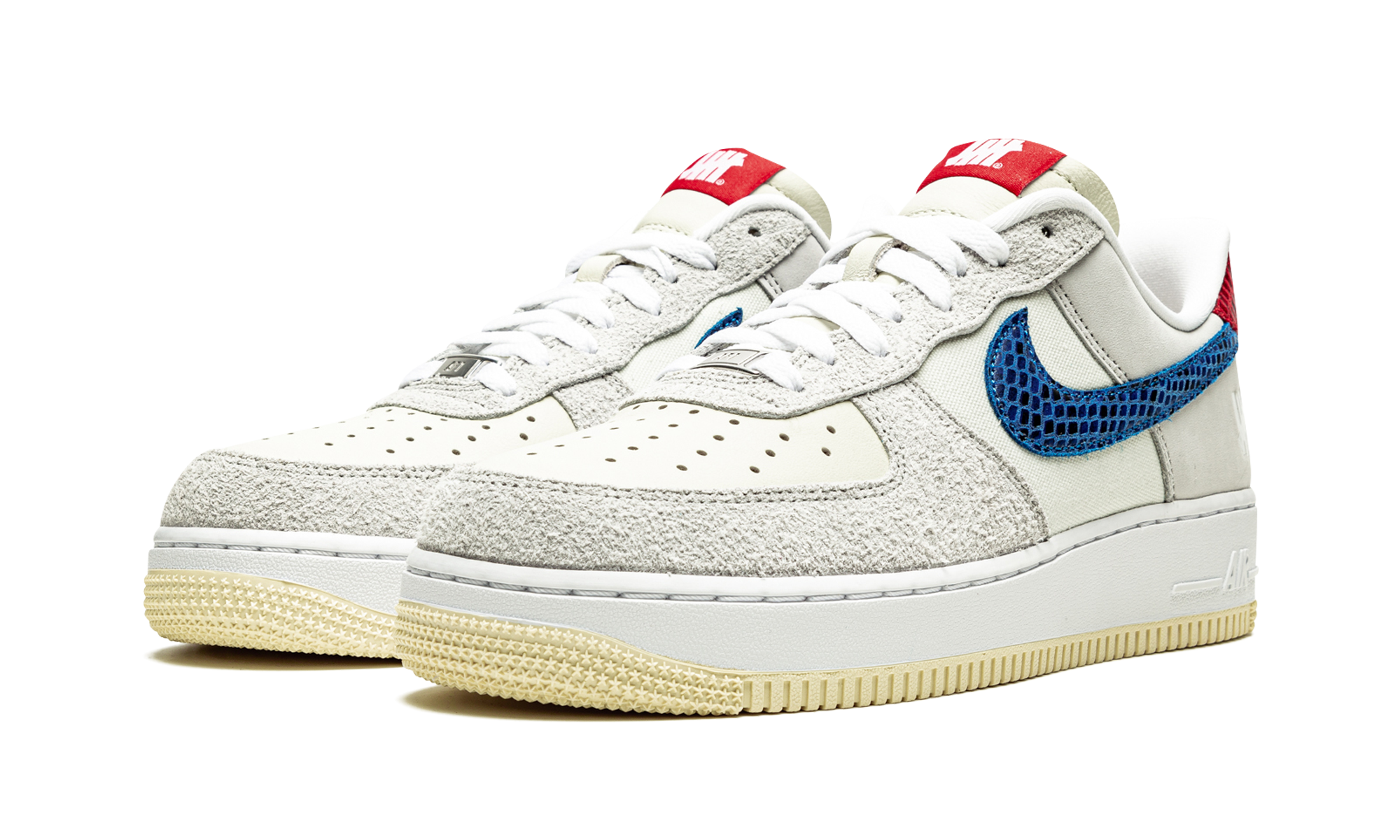 Nike Air Force 1 Low Undefeated 5 On It Dunk vs. AF1