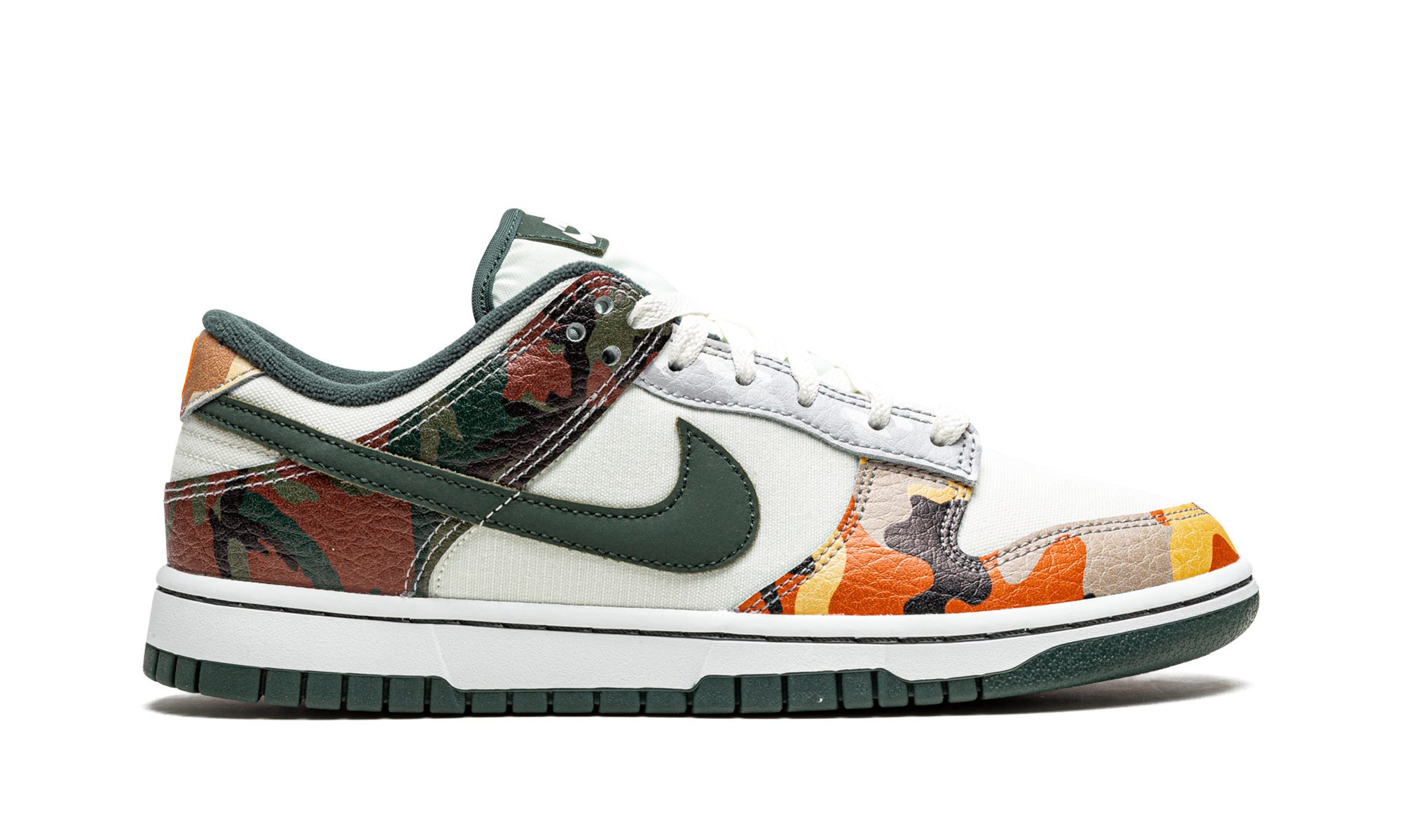 Nike Dunk Low SE SAIL MULTI-Camo 6