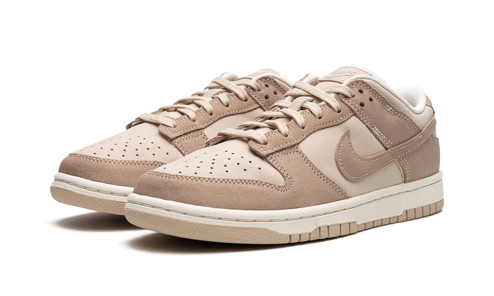 Nike Dunk Low SE Sanddrift 3