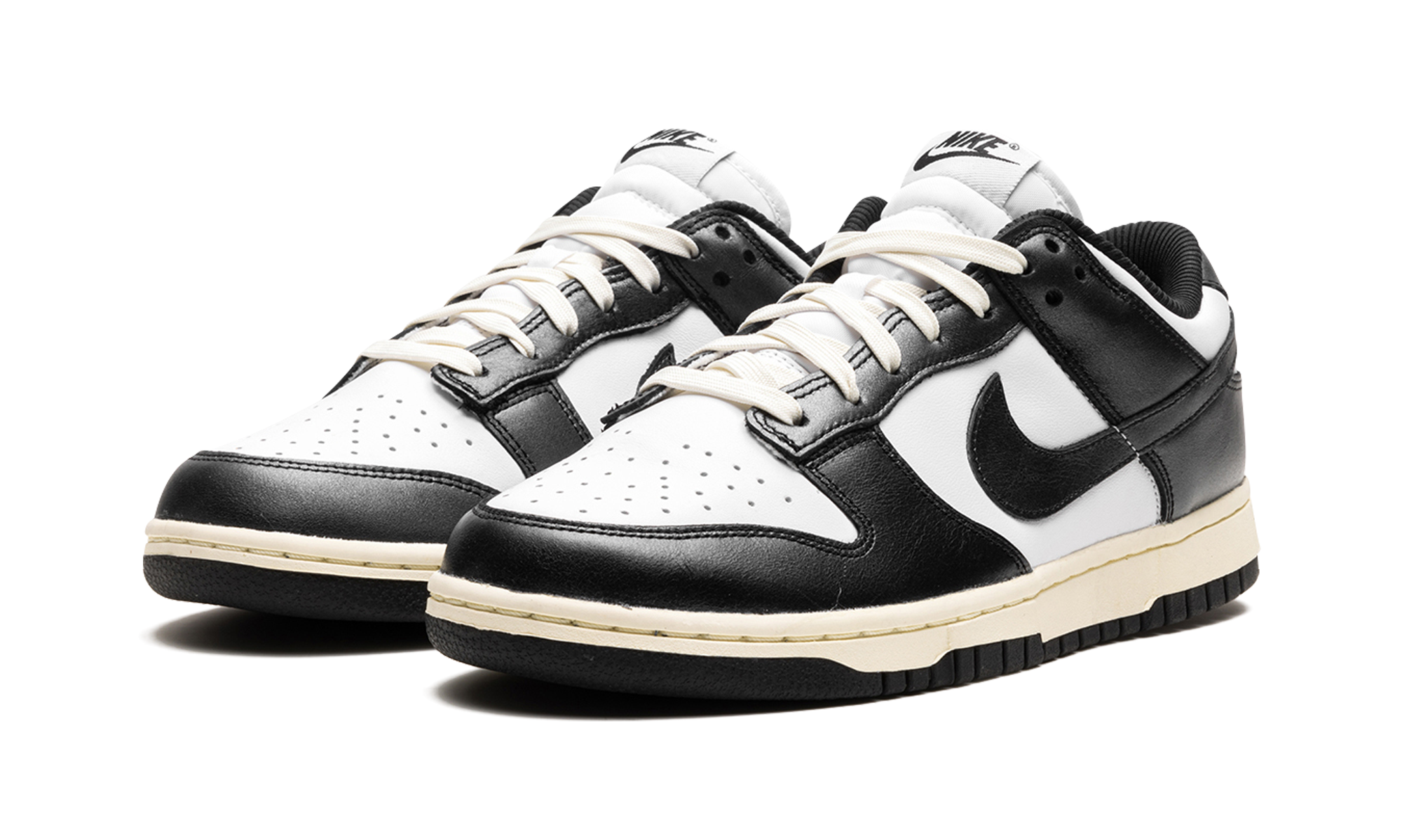 Nike Dunk Low Vintage Panda (W) 3