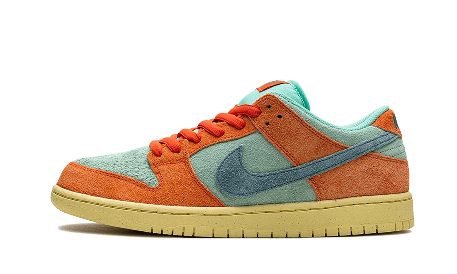 Nike SB Dunk Low Orange Emerald Rise 1