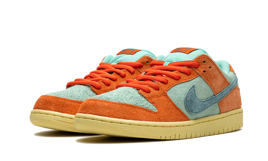 Nike SB Dunk Low Orange Emerald Rise 2