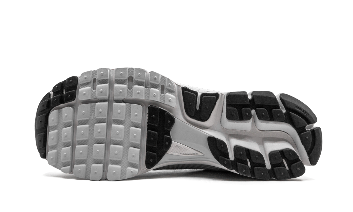 Nike Zoom Vomero 5 Vast Grey 2